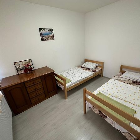 Got Prishtina Hostel بريشتاين الغرفة الصورة